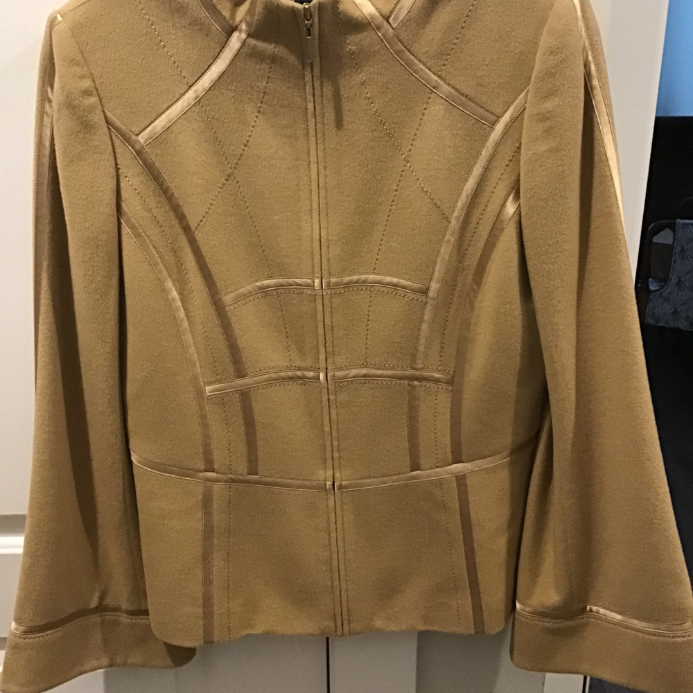 Ellen Tracy (original )  Size 4.  Wool.  Tan